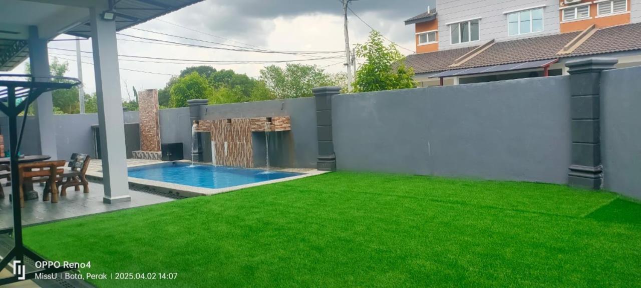 Rania Homestay With Private Pool Seri Iskandar Perak Near Utp Uitm Kampong Bota Road Zewnętrze zdjęcie